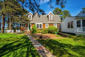 Welcome to Bayview Beach House!