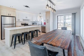 Kitchen and dining table