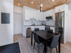 Kitchen (2)
