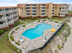 Seasonal swimming pool