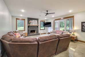 Central Heating & A/C | Free WiFi | Smart TV