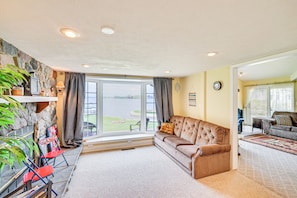 Family Room | Queen Sleeper Sofa | 1st Floor
