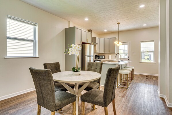 Indianapolis Vacation Rental | 2BR | 1BA | 1,100 Sq Ft | Steps to Enter