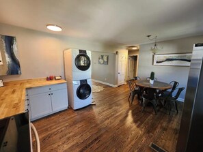 Kitchen (2)