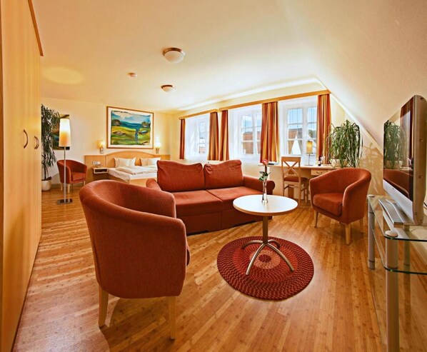 Junior Suite mit Dusche und WC-Zimmeransicht