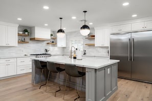 Chefs kitchen with island