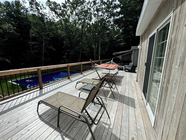 Retro Modern 3-bedroom House With Heated Pool, Large Deck, Wifi In East Hampton - Hamptons, NY