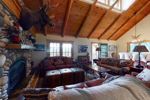 Living Room (2)