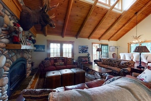 Living Room (2)