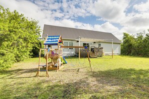 Backyard | Private Deck