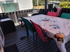 屋外ダイニングエリア