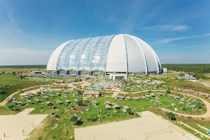 Immediate Surroundings [summer] (&lt;1 km)