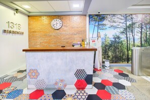 Entrance / Reception