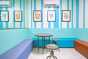 Entrance / Reception