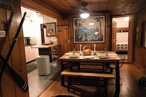 Rustic charm and candlelit dinners await 🍷✨ Gather around the handcrafted table and make memories in the heart of Mountain Laurel Bungalow.