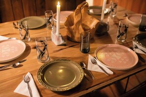 “Gather ‘round the table for cozy candlelit dinners and heartfelt conversations. Every detail at Mountain Laurel Bungalow is designed to make you feel right at home.🕯🍽✨