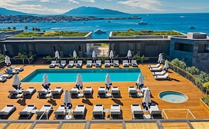Serviced Pool