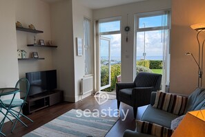 Lounge  - East Cliff Sea View Broadstairs - Kent - brought to you by the local family run business - seastay.co.uk