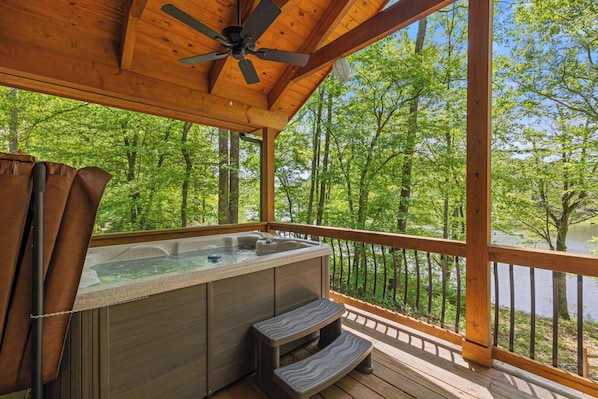 Bain à remous extérieur