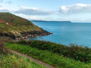 Blue, Water, Green, Body Of Water, Coast, Natural Landscape, Headland, Coastal And Oceanic Landforms, Rock, Sea