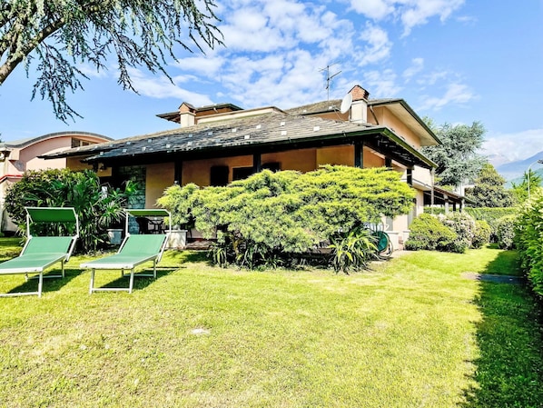Wohnung, Schatten, Balkon, Stuhl, Gartenmöbel, Resort, Hotel, Eco Hotel, Villa