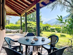 Wohnung, Schatten, Balkon, Stuhl, Gartenmöbel, Resort, Hotel, Eco Hotel, Villa