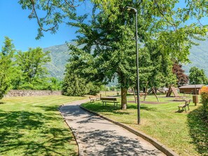 Baum, Bergforms, Gras, Grün, Natur, Blatt, Berg, Natürliche Landschaft, Hügel, Landschaft