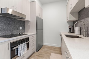 Pioche Village 2334- Studio Kitchen