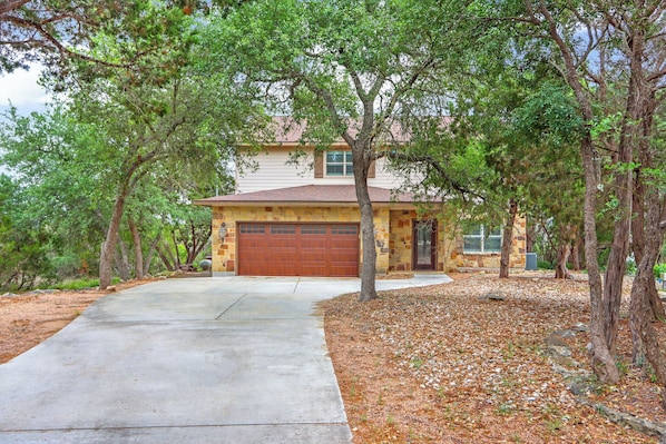 Welcome to Skyview Lodge located in the Texas Hill Country