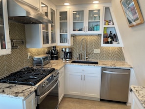 fully stocked kitchen for 4