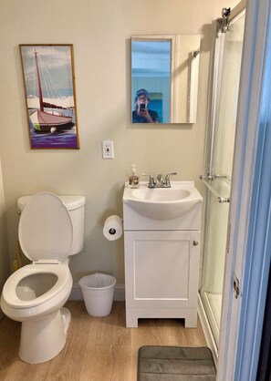 Full Bathroom #2