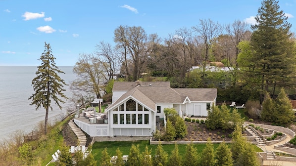 Stunning Lakeshore Luxury Home with Sweeping Lake Views