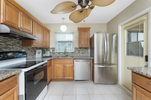 1195 Little Ct-41