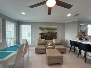 Living/Dining area