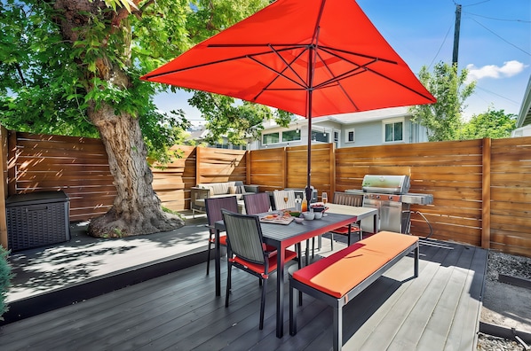 Outdoor dining