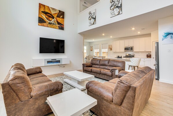 Mesquite Vacation Rental | 4BR | 5BA | 2,472 Sq Ft | 6 Steps Required