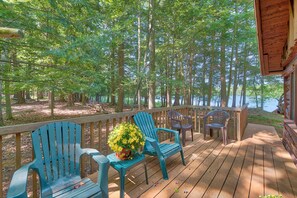 Private Deck | Single-Story Cabin | Fishing On-Site
