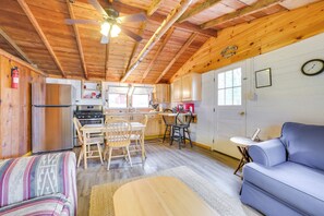 Living Room | Single-Story Cabin | Free WiFi