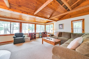 Living Room | Free WiFi