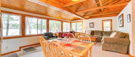 Levering Vacation Rental | 2BR | 1BA | 800 Sq Ft | 3 Steps Required