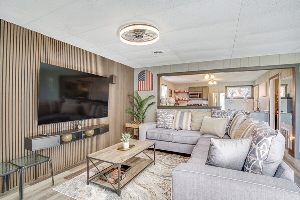 Howards Grove Vacation Rental | 1BR | 1BA | Step-Free Entry | 800 Sq Ft