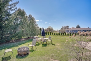 Yard | Fire Pit