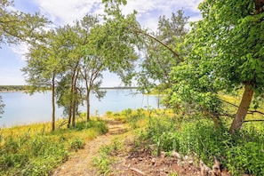 Short walk down to the lake