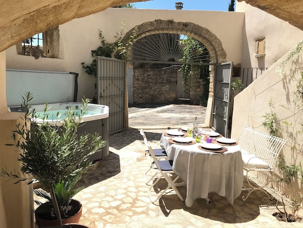 Outdoor dining
