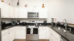 Create culinary crafts in the full kitchen