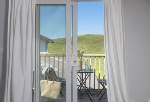 The Studio at Rockside, Polzeath: Direct access onto your private balcony