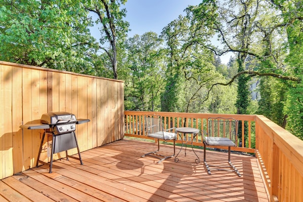 Milwaukie Vacation Rental | 3BR | 2BA | 1,300 Sq Ft | 1 Step to Enter