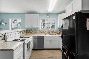 Family-friendly kitchen with all the essentials to make dining in a breeze.