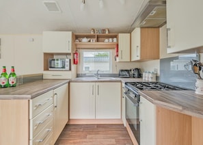 Comfort Three Bedroom (Pet friendly) - Bucklegrove Holiday Park, Cheddar,