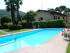 Swimming Pool, Property, House, Leisure, Real Estate, Building, Villa, Home, Vacation, Grass